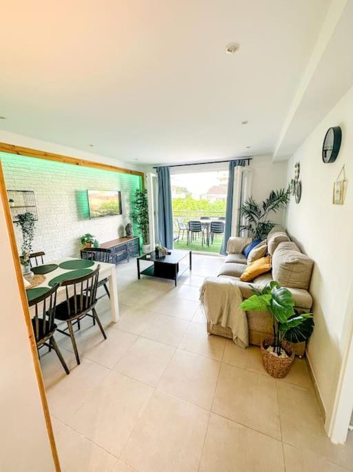 Apartamento Villa Tropical. 萨洛 外观 照片